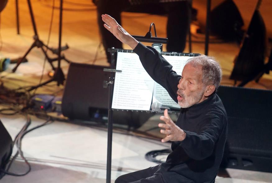 Σταύρος Ξαρχάκος