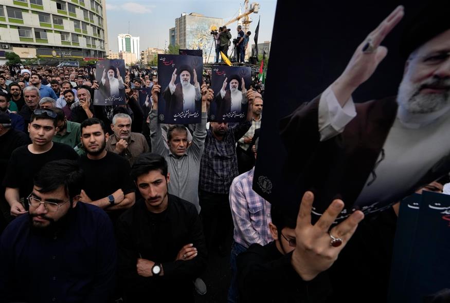 Θρήνος στο Ιράν για τον θάνατο του Εμπραχίμ Ραϊσί/ ΑP (gallery)