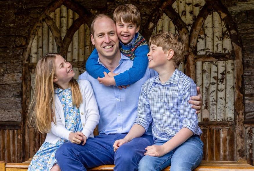 Ο πρίγκιπας Ουίλιαμ με τα παιδιά του (Copyright: Instagram)