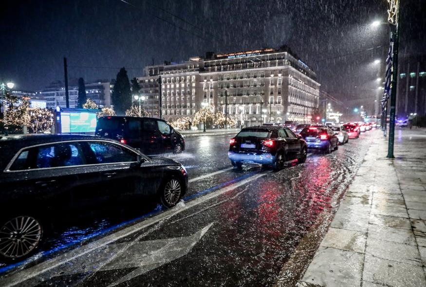 Καταιγίδα στην Αθήνα (ΓΙΑΝΝΗΣ ΠΑΝΑΓΟΠΟΥΛΟΣ/EUROKINISSI) Καταιγίδα στην Αθήνα (ΓΙΑΝΝΗΣ ΠΑΝΑΓΟΠΟΥΛΟΣ/EUROKINISSI)