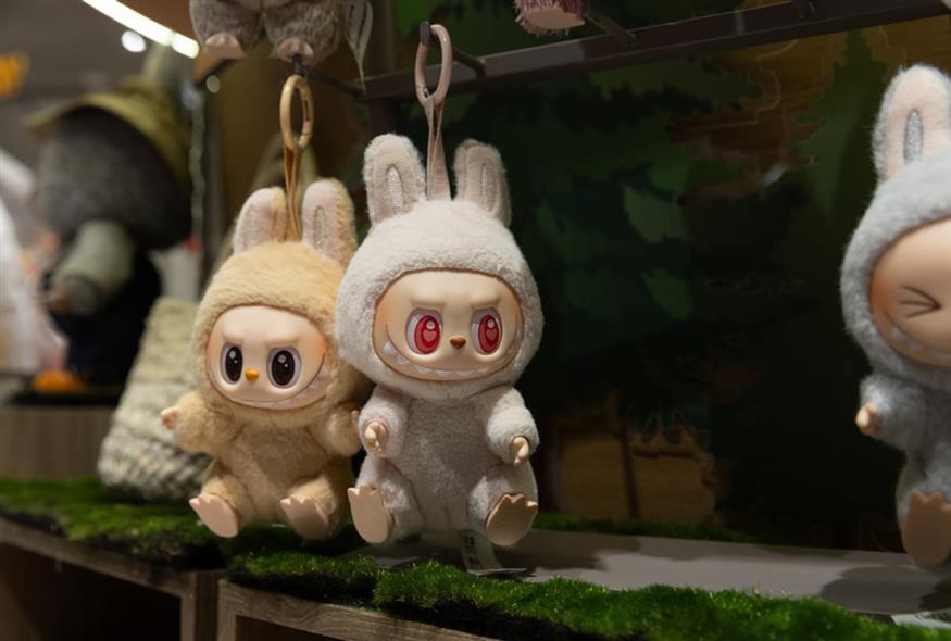 Weekend - Labubu - gallery Weekend - Labubu - gallery