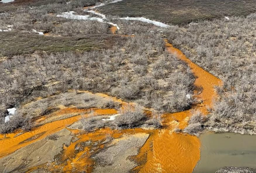 Γιατί τα ποτάμια στην Αλάσκα βάφτηκαν πορτοκαλί