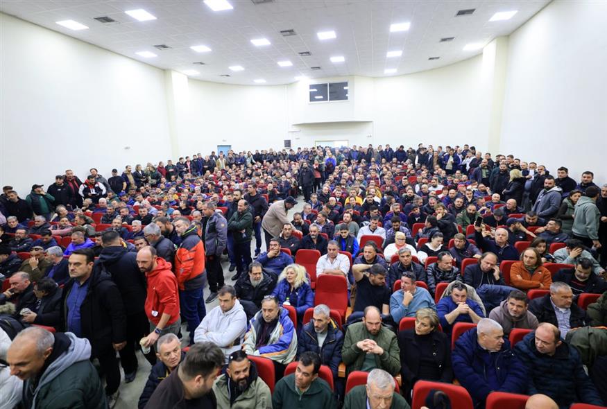 Σύσκεψη αγροτών στη Νίκαια (INTIME NEWS/ΚΥΔΩΝΑΣ ΓΙΩΡΓΟΣ) Σύσκεψη αγροτών στη Νίκαια (INTIME NEWS/ΚΥΔΩΝΑΣ ΓΙΩΡΓΟΣ)