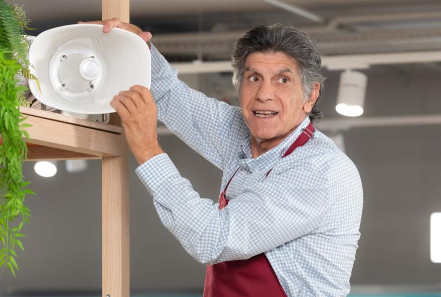 Γιάννης Μπέζος