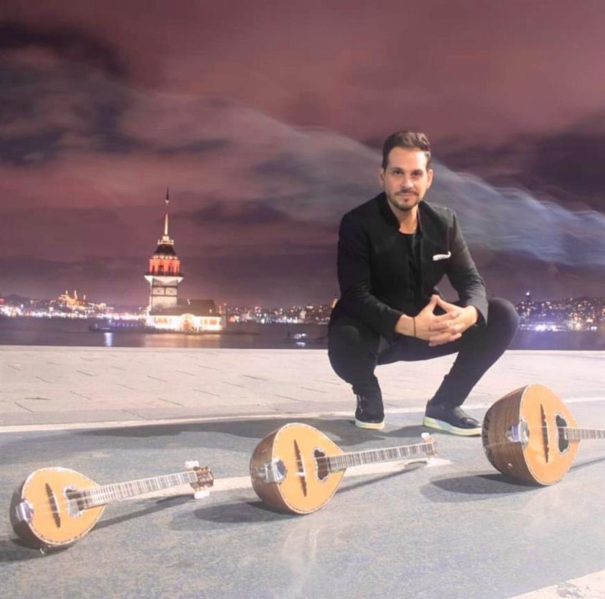 BuzukIST: Ο Ανδρέας Σαραντίδης μετατρέπει τις χορδές σε λέξεις και ενώνει Ελλάδα και Τουρκία