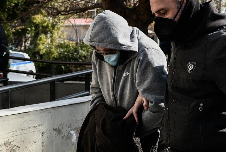 Στον εισαγγελέα ο Αστυνομικός που κατηγορείται για τη δολοφονία στο Μενίδι (Eurokinissi)