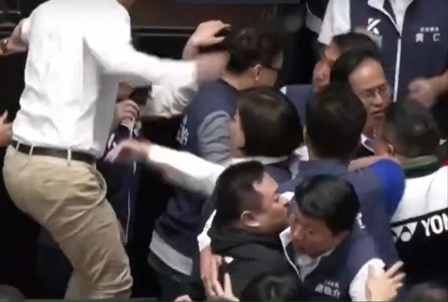 Συμπλοκή στη Βουλή της Ταϊβάν