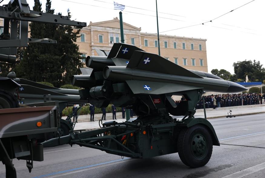 Στρατιωτική παρέλαση