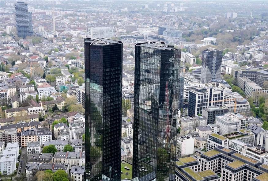 Tα κεντρικά γραφεία της Deutsche Bank στην Φρανκφούρτη (AP)