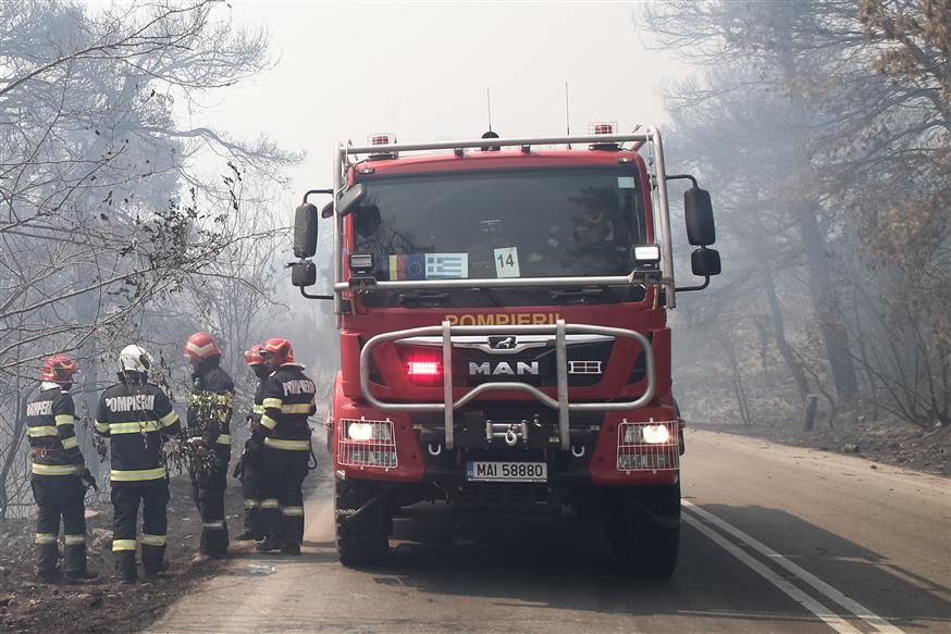 Πυρκαγιά στα Βίλια (EUROKINISSI / ΑΝΤΩΝΗΣ ΝΙΚΟΛΟΠΟΥΛΟΣ)