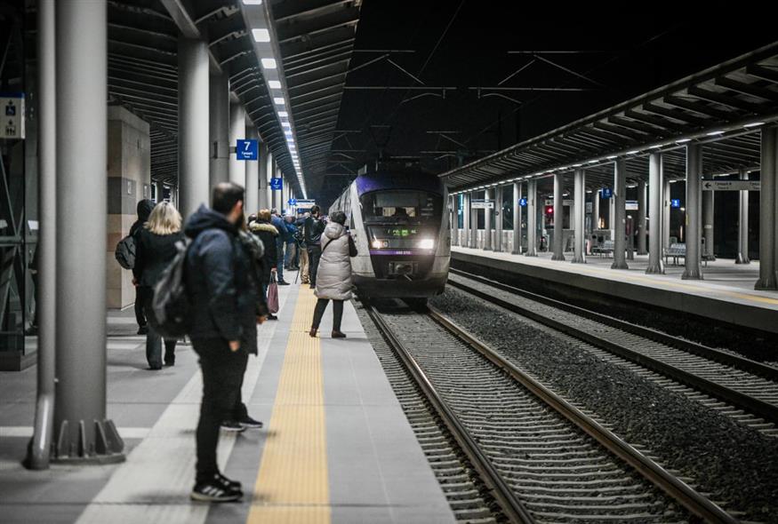 Τρένο (ΤΑΤΙΑΝΑ ΜΠΟΛΑΡΗ/EUROKINISSI)