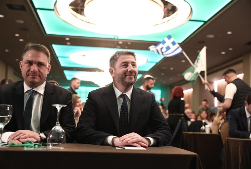 Συνεδρίαση Κεντρικής Επιτροπής του ΠΑΣΟΚ (EUROKINISI/ΧΡΗΣΤΟΣ ΜΠΟΝΗΣ)