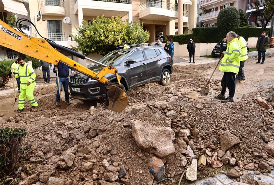 Πλημμύρα στη Γλυφάδα (INTIME NEWS/ΛΙΑΚΟΣ ΓΙΑΝΝΗΣ) Πλημμύρα στη Γλυφάδα (INTIME NEWS/ΛΙΑΚΟΣ ΓΙΑΝΝΗΣ)