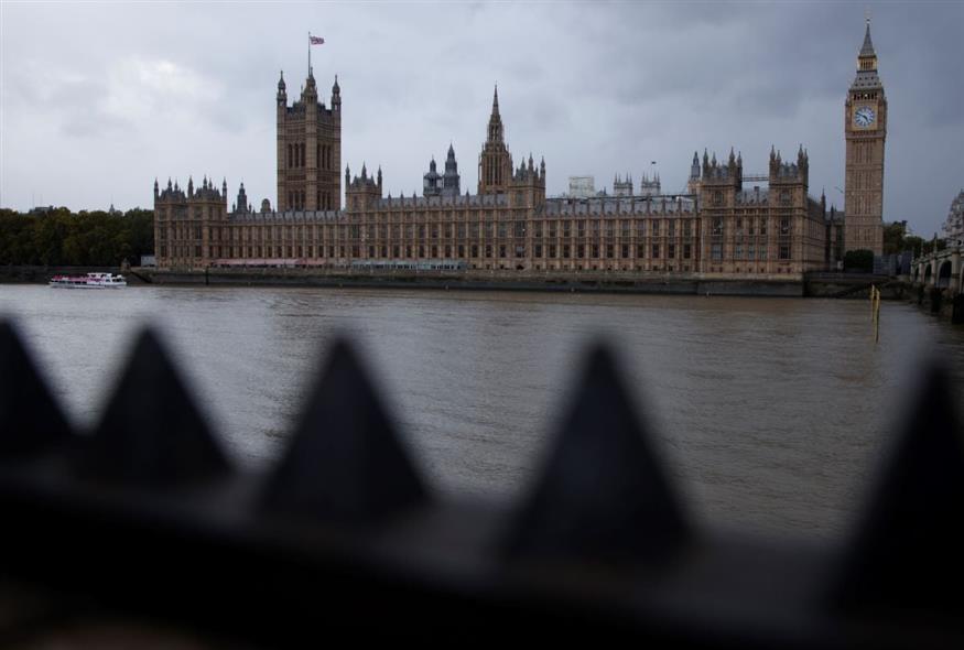 Βρετανικό Κοινοβούλιο (AP Photo/David Cliff)