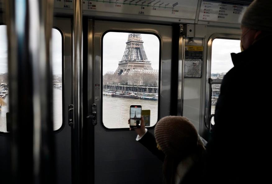 Παρίσι - τρένο/ AP