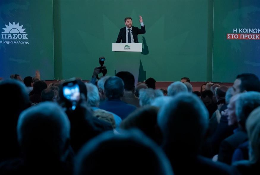 Στιγμιότυπο από την προεκλογική ομιλία του Νίκου Ανδρουλάκη στο Αγρίνιο (Eurokinissi)