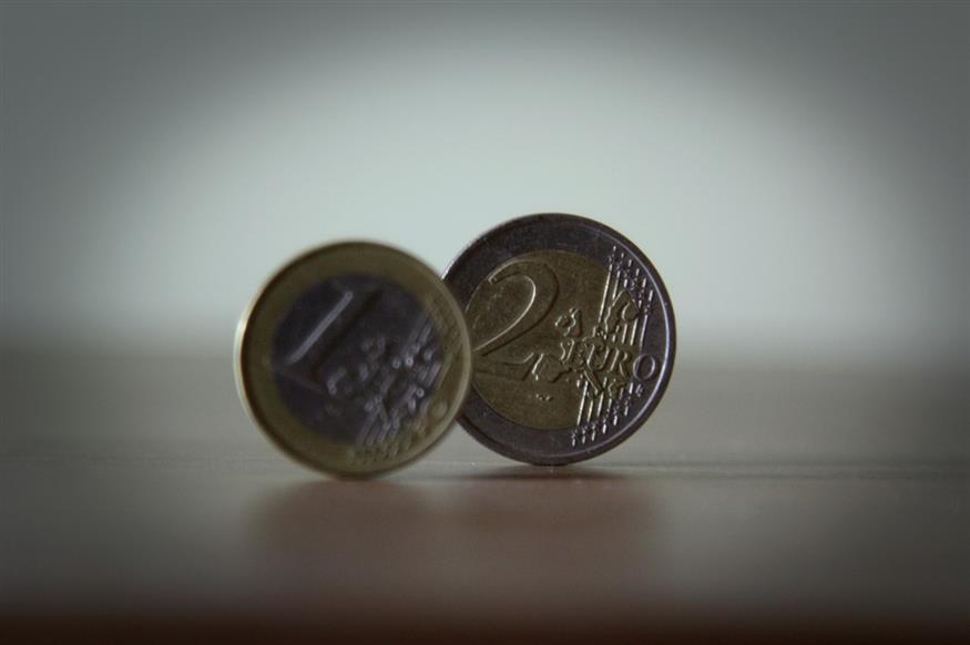Δύο κέρματα από το νόμισμα που άλλαξε την ιστορία της Ευρώπης (EUROKINISSI/ΣΩΤΗΡΗΣ ΔΗΜΗΤΡΟΠΟΥΛΟΣ)