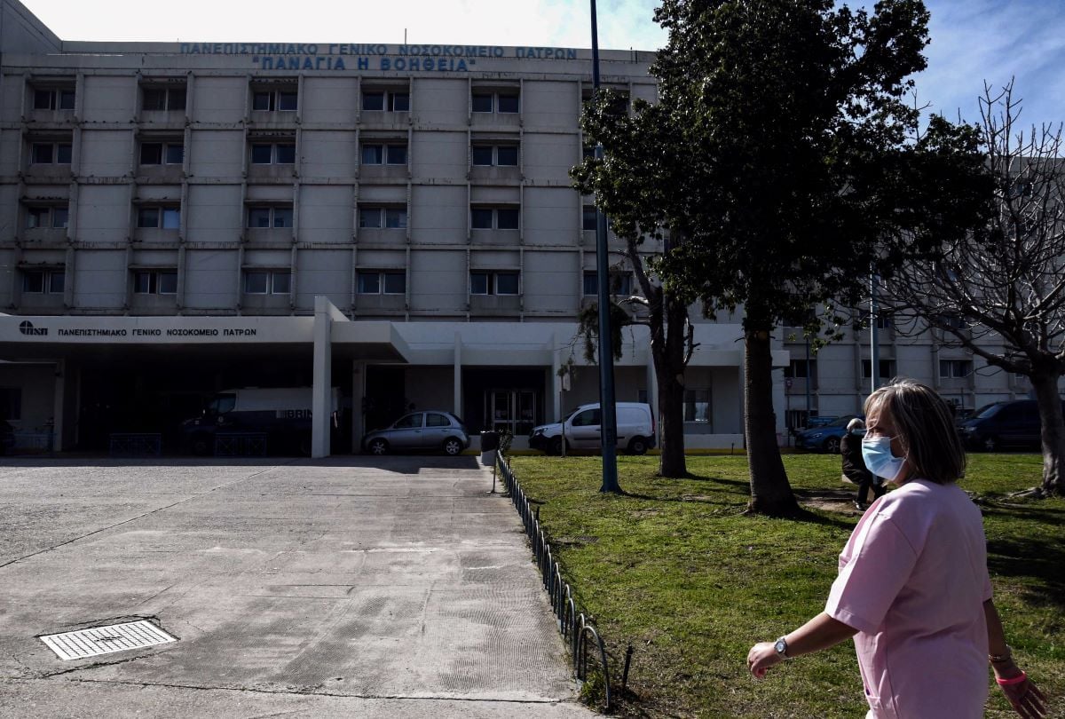 Τραγωδία στην Πάτρα: Έφυγε από το νοσοκομείο χωρίς να γίνει αντιληπτός και πέθανε λίγα μέτρα από την έξοδο