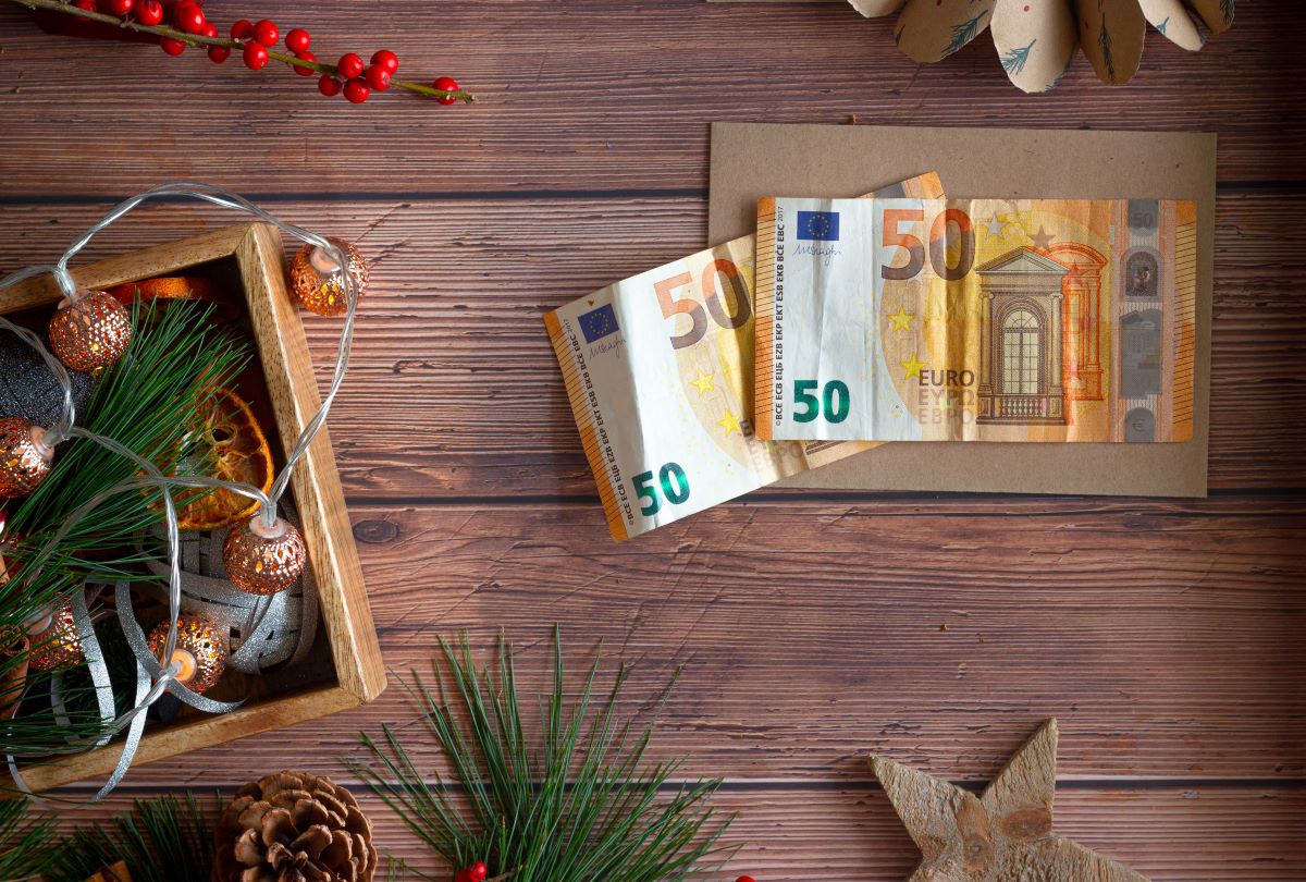 Πληρωμές: Έρχεται χριστουγεννιάτικος μποναμάς - Τα επιδόματα που θα καταβληθούν τον Δεκέμβριο και οι δικαιούχοι