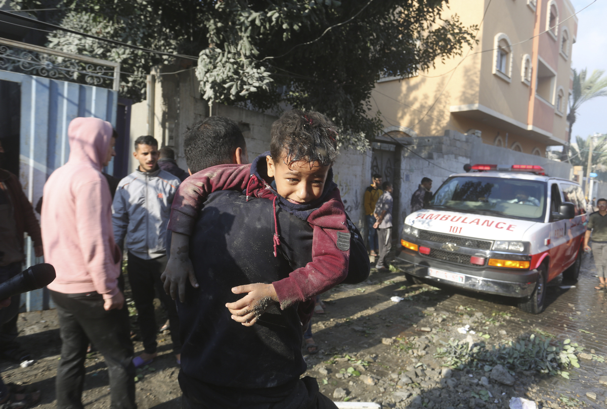 Ο τρόμος ξανά στη Γάζα: «Ο πόλεμος επέστρεψε πιο άγριος» - Δεκάδες νεκροί σε λίγες ώρες και αχνή ελπίδα για νέα κατάπαυση