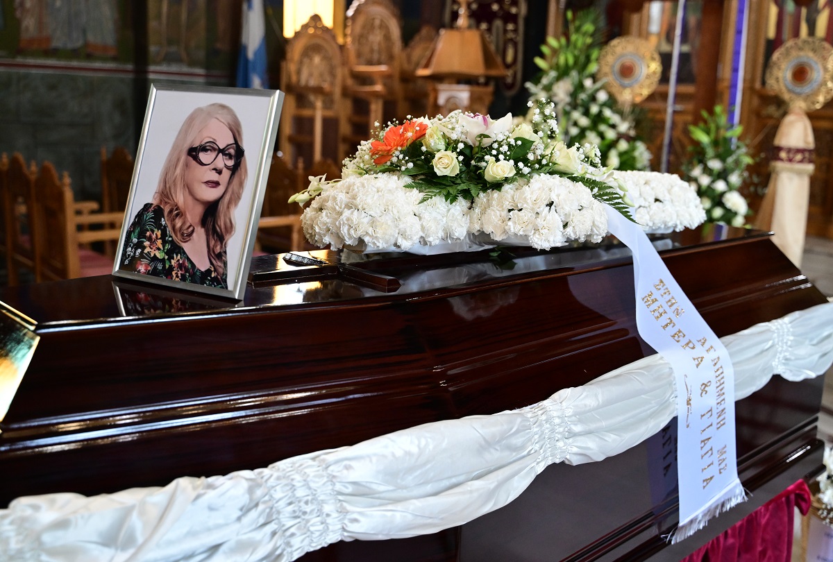 «Θα ευχόμουν να ήταν γύρισμα»: Πώς αποχαιρέτησαν την Άννα Παναγιωτοπούλου οι φίλοι και συγγενείς της