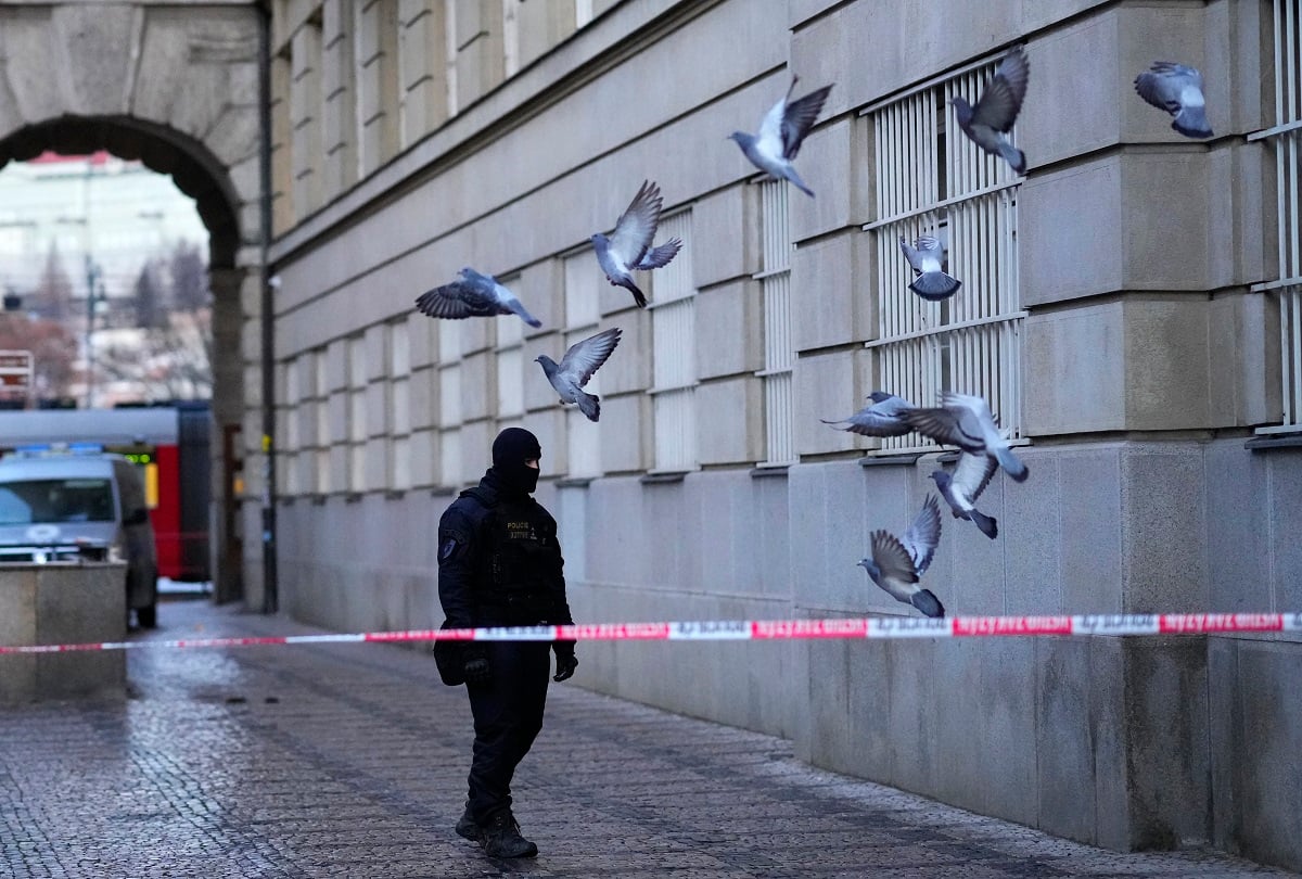 Ο εφιάλτης της τρομοκρατίας πάνω από την Ευρώπη ενόψει Χριστουγέννων: Αυξημένα μέτρα μετά το μακελειό στην Πράγα