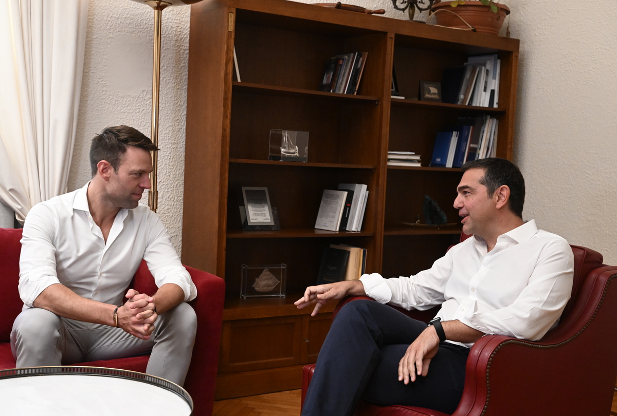 «Η ελληνική κοινωνία βιώνει δυσκολίες μεγάλες»: Τι συζήτησαν Τσίπρας-Κασσελάκης στη Βουλή - Εικόνες από τη συνάντηση