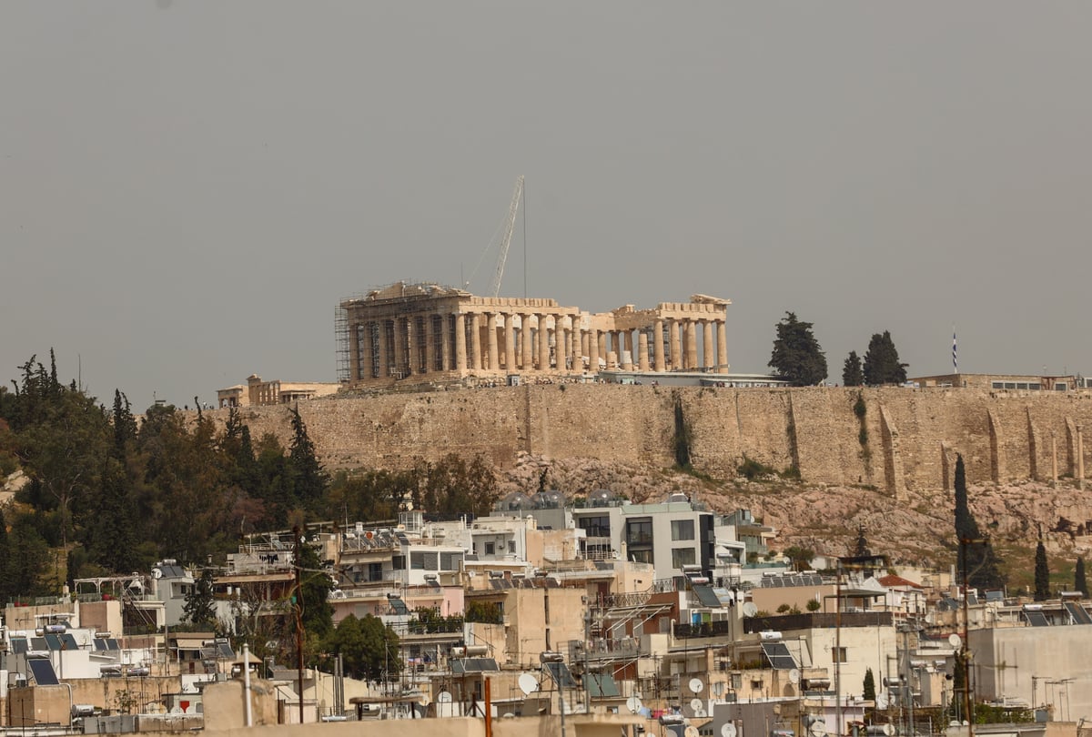 Πόλεμος ξενοδόχων - επιχειρηματιών βραχυχρόνιας μίσθωσης για φορολογία: Αντέχει η Αθήνα τον υπερτουρισμό;