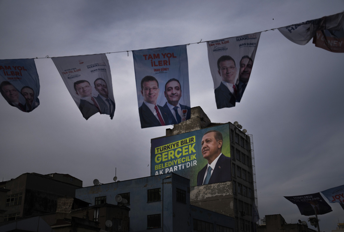 Δημοτικές ή προεδρικές εκλογές στην Τουρκία; Τα όπλα Ερντογάν και Ιμάμογλου την Κυριακή