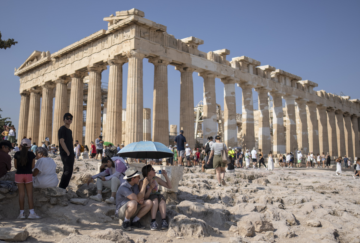 Αθήνα σαν καμίνι: Χειρότερους καύσωνες «βλέπουν» οι ειδικοί έως το 2046 - Πόσο θα αυξηθεί η θερμοκρασία