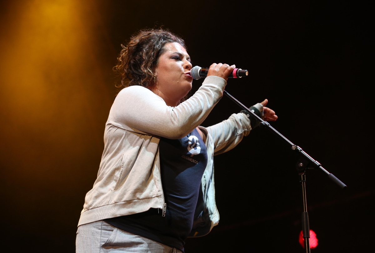 Η Ματούλα Ζαμάνη δίνει την απάντησή της για την μπλούζα που έβγαλε - «Σου βγαίνει η ψυχή, όχι το ρούχο»