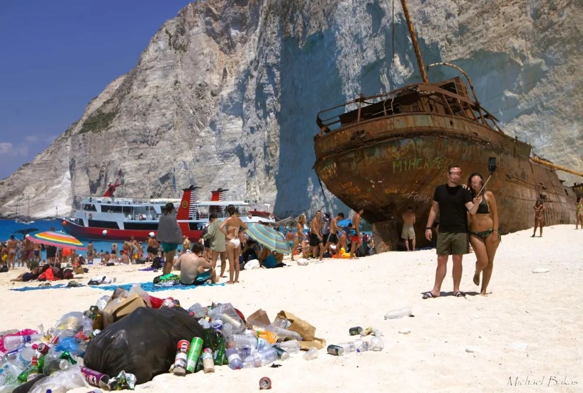 Συνεχίζεται ο σάλος για τα σκουπίδια στο Ναυάγιο Ζακύνθου: Τι είπε στο OPEN ο περιβαλλοντολόγος που δημοσίευσε την φωτογραφία