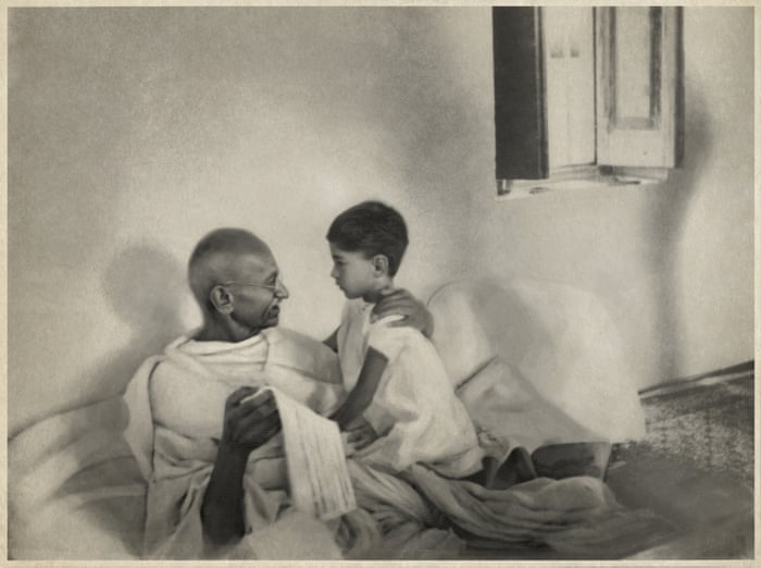 arun_and_mahatma.jpg