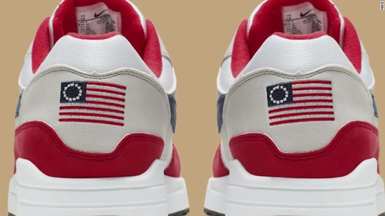 nike-air-max-1-quick-flag-exlarge-169.jpg