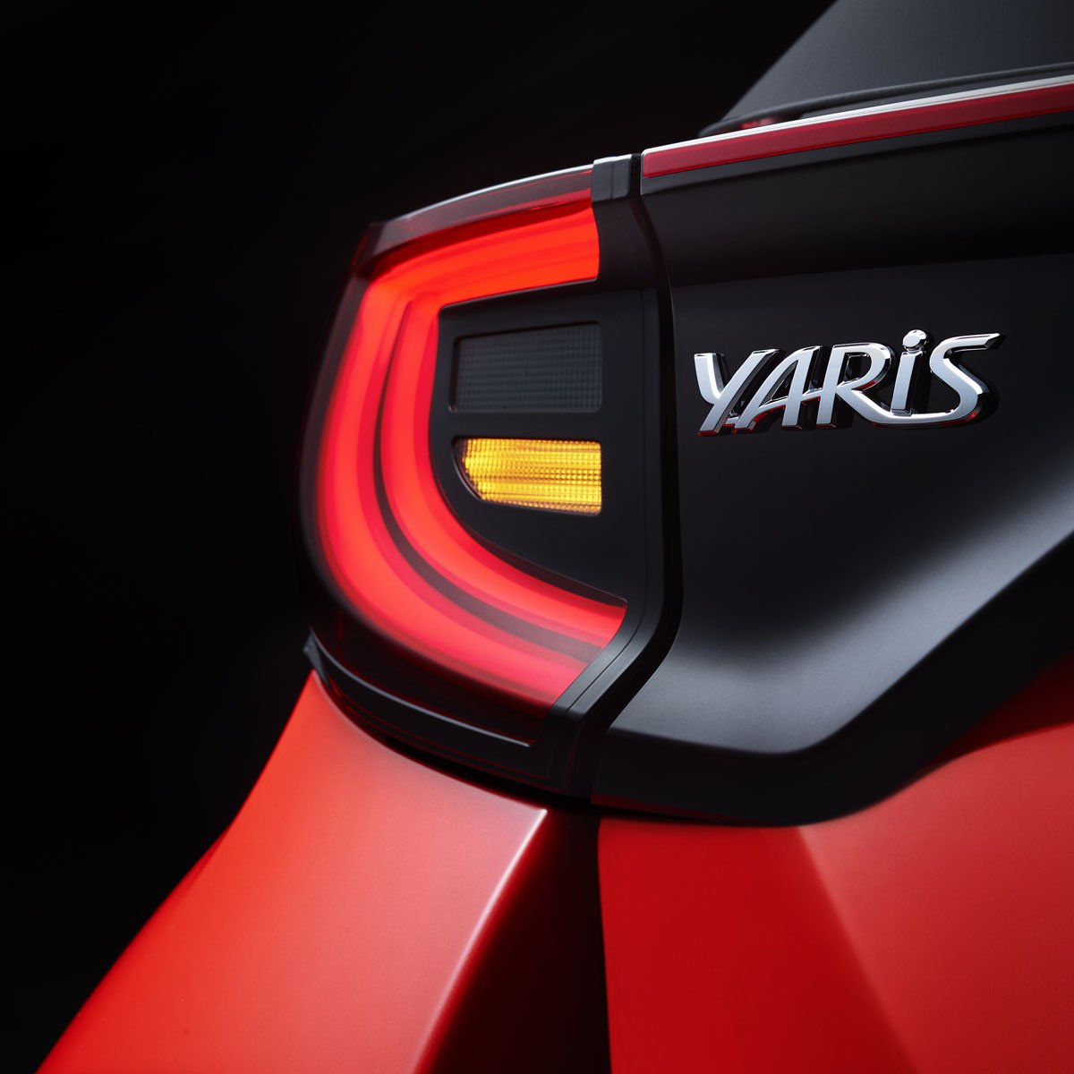 yarisbadge-v04-lights-534885_copy.jpg