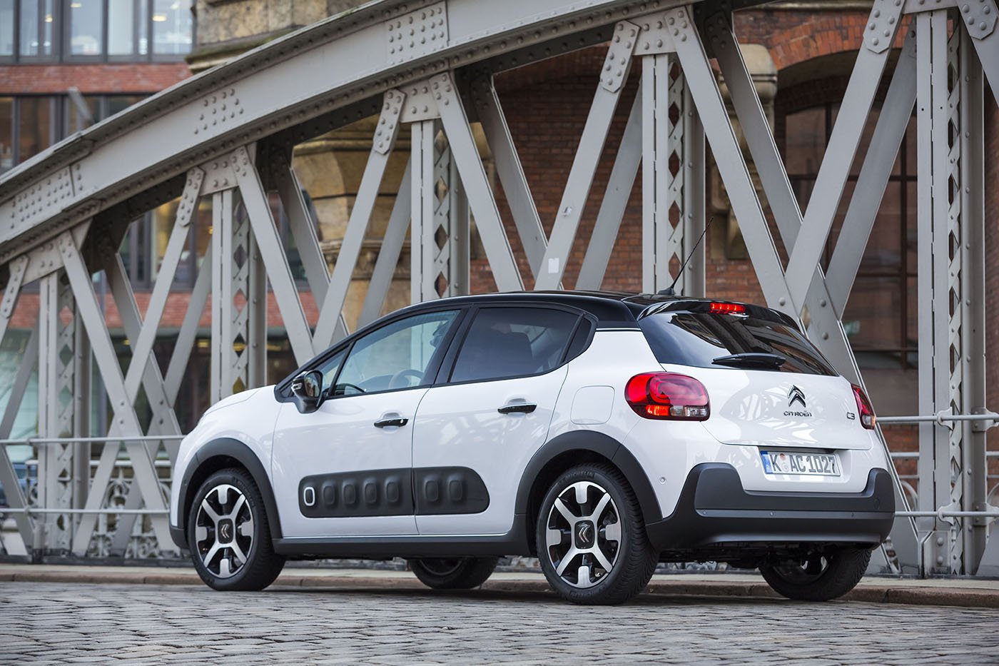 citroen_c3_white_black_2_copy.jpg