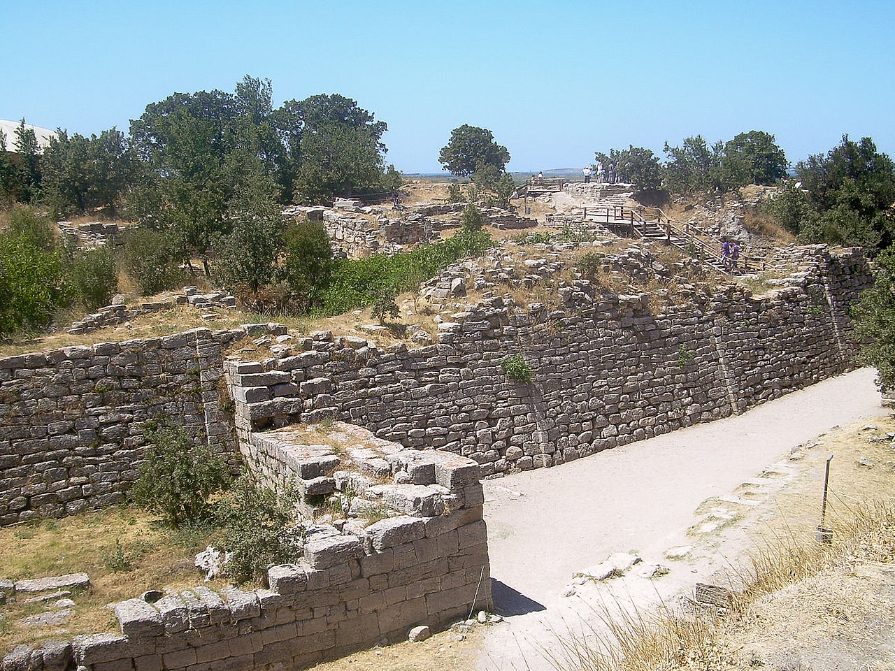 1280px-walls_of_troy_2.jpg