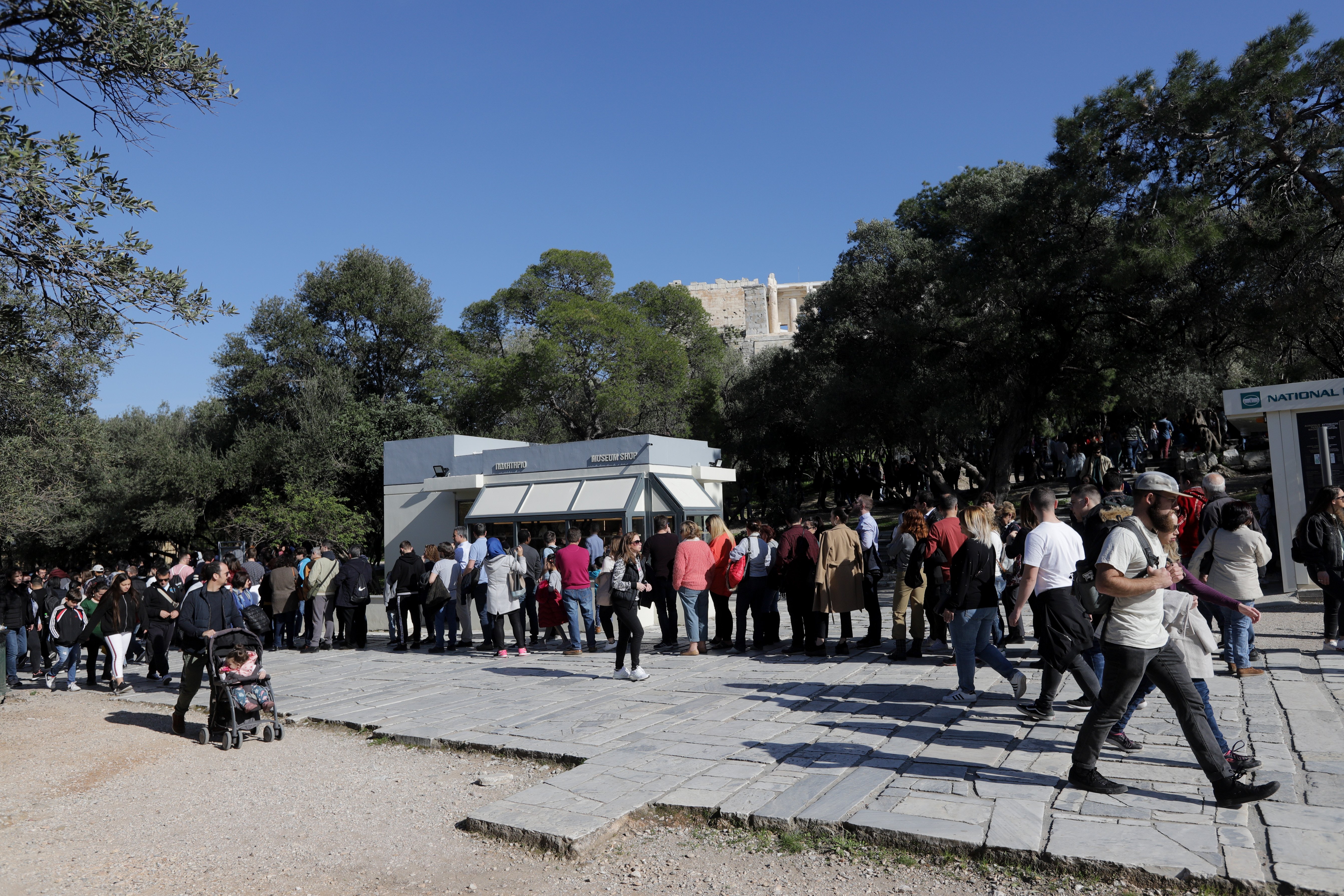 Ακρόπολη, τουρίστες