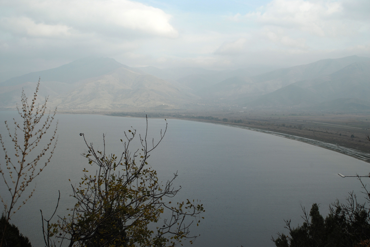 dsc_0223_panoramiki_apopsi_tis_megalis_prespas.jpg