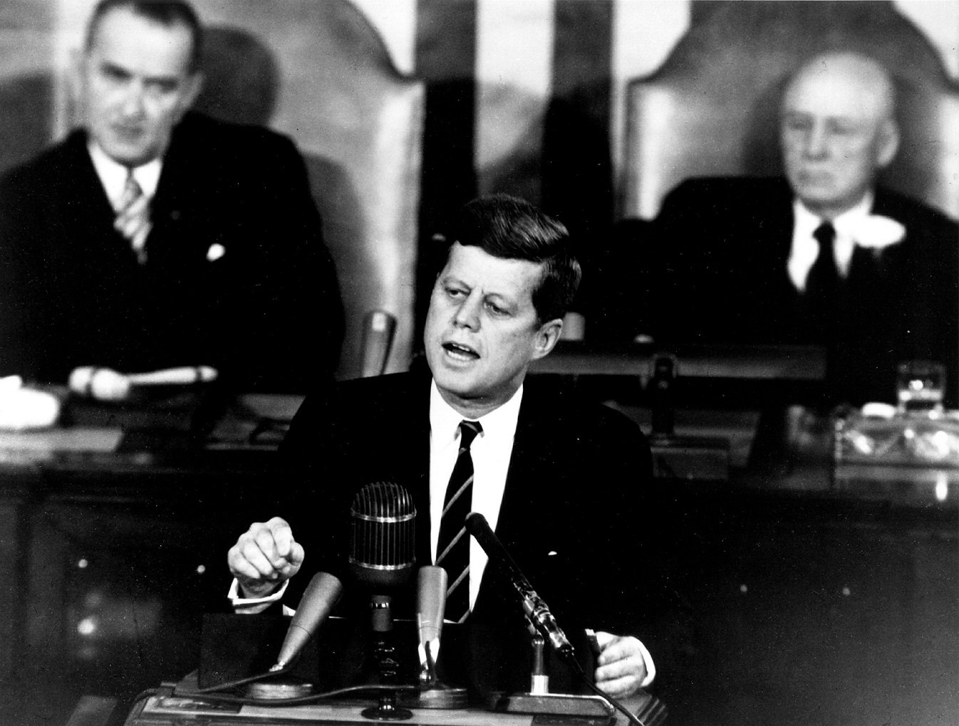 president-john-f-kennedy-396982_1920.jpg