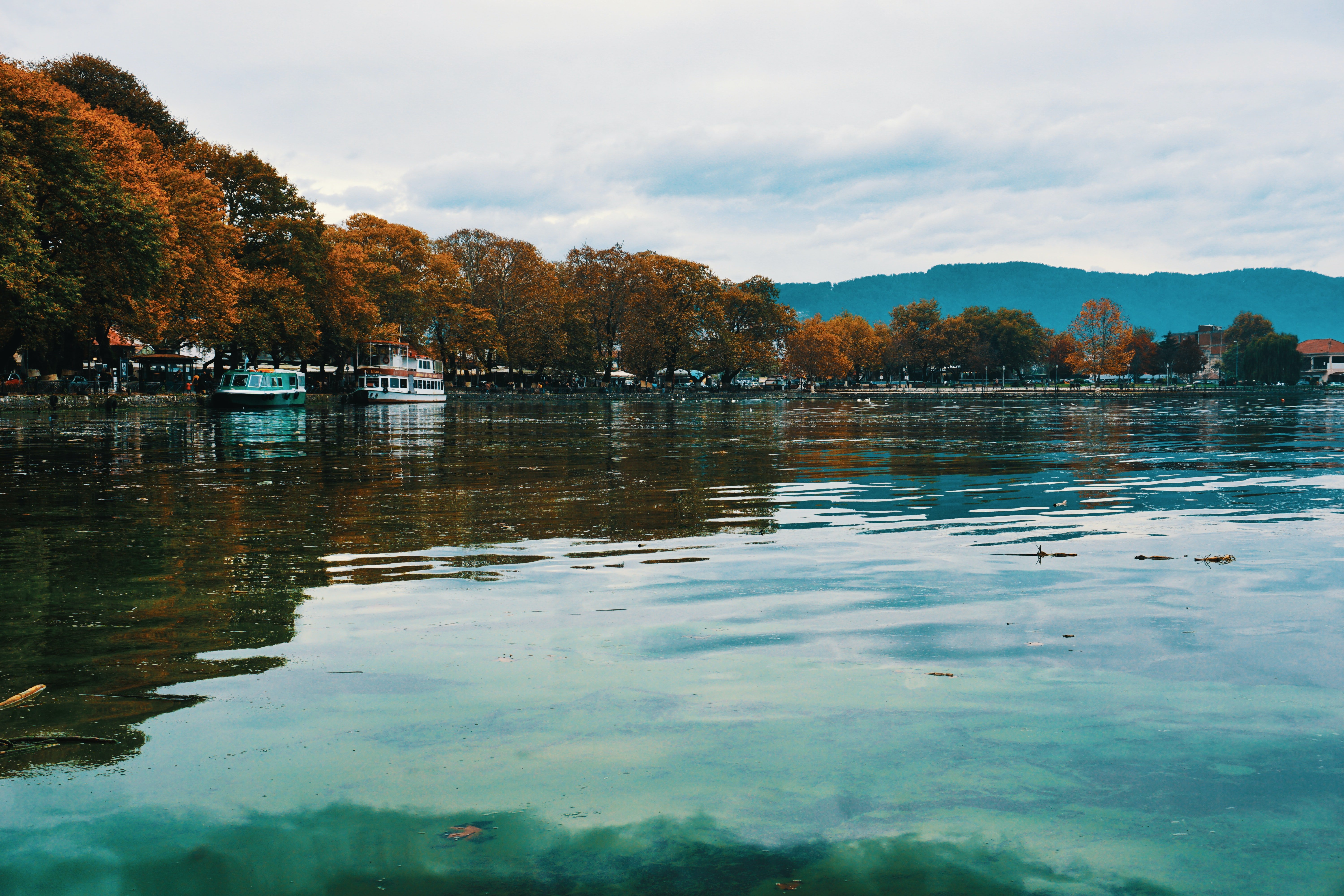 unsplash-ioannina-mesa.jpg