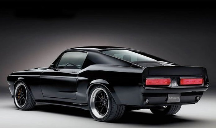 Ford Mustang / Charge