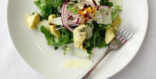 salata_me_agkinares.jpg salata_me_agkinares.jpg