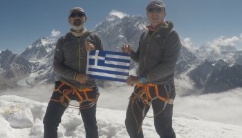 O Αντώνης Συκάρης και ο Μάικ Ευμορφίδης στο Εβερεστ το Μάιο του 2017