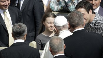 H Γκρέτα Τούνμπεργκ στον Πάπα Φραγκίσκο