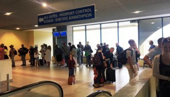 Ουρές στο αεροδρόμιο Ρόδου
