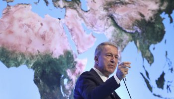 Χουλουσί Ακάρ