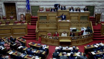 Ο Αλέξης Τσίπρας στο βήμα της Βουλής