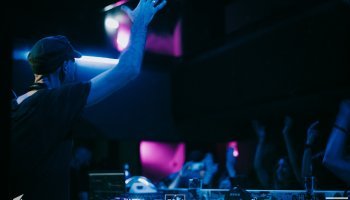 κλαμπ, Γκάζι