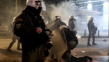 Στιγμιότυπο από τα Εξάρχεια στις 6/12